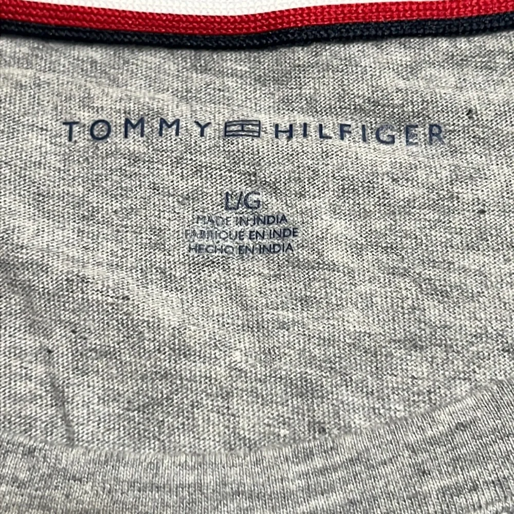 Tommy Hilfiger Heather Grey Heart Short Sleeve T Shirt Sz L - Picture 3 of 9